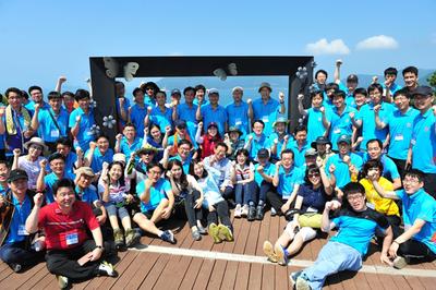 <p>2013. 6.28~29 경남 거제 일원에서 2013 BJFEZA 직원 연찬회가 개최되었다.  이번 연찬회는 문화유적지 방문 및 특강, 직원 화합행사등으로  다채롭게 꾸며졌으며,  직원 소통과 단결의 장이 되었다.</p>
