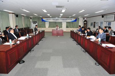 <p>2011. 6. 23(목) 부산진해경제자유구역청(청장 : 하명근) 5층 대회의실에서 2011년도 제 1차 투자유치자문위원회가 개최되었다.</p>